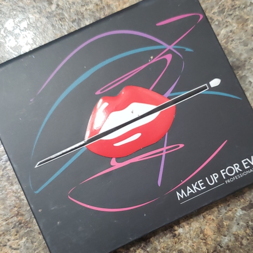 Makeup forever pallet